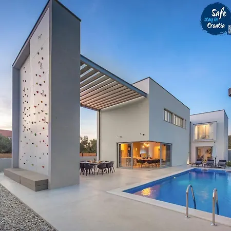 Villa Activia