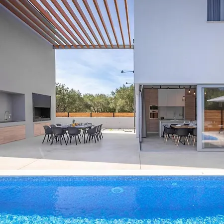 Activia Villa *